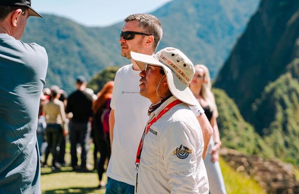 Small-Group Tour: Guide Service in Machu Picchu