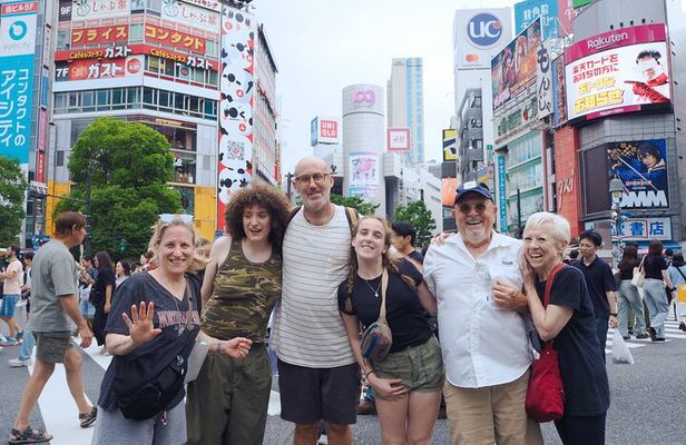 Tokyo: Private Walking Tour with a Local Gen Z Guide