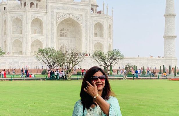 Mughal Marvels: 2-Day Tour to Taj Mahal Agra Fatehpur from Delhi