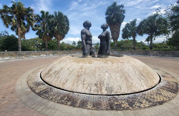 Kingston Cultural Tour Bob Marley Museum & Emancipation Park