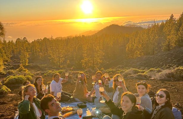 Small Group Teide Stargazing Tour with Picnic at Sunset