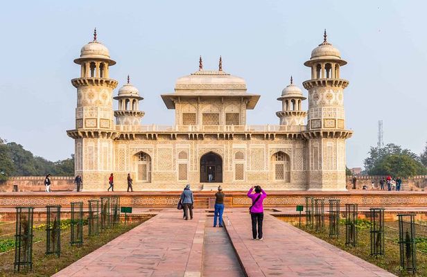 3-Day Luxury Golden Triangle Tour from New Delhi: Agra & Jaipur