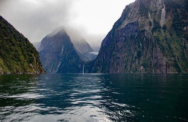 Queenstown to Te Anau via Milford Sound inc Cruise & Lunch