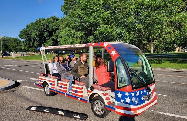 DC's Monuments & Landmark Guided Small Group E-Cart Tour