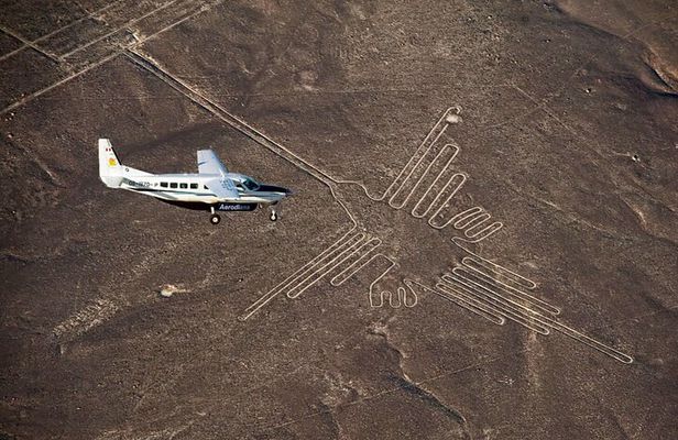 2d/1n Tour: Flight to the Nazca, Paracas and Huacachina Lines