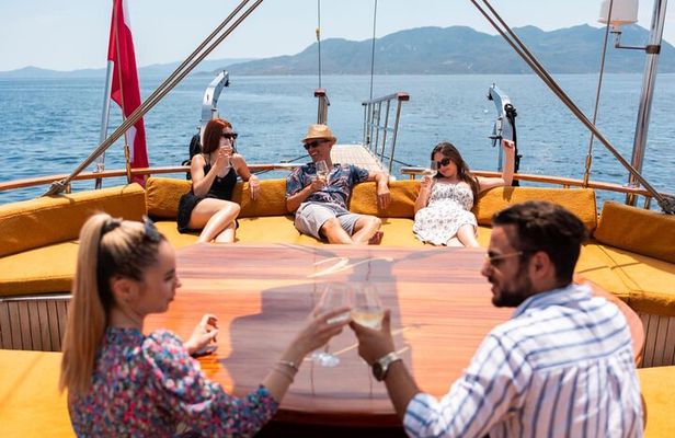 Athens cruise: Agistri, Moni/Metopi, Aegina with lunch & drinks
