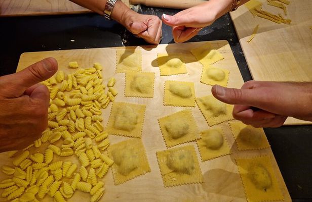 4 Hour Traditional Italian cooking Experience
