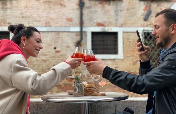The Ultimate Spritz Tour of Venice with Streaty