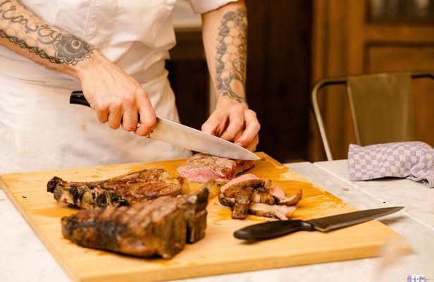 Master the Art of Florentine Steak: A Unique Cooking Experience!