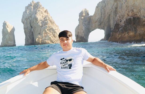Private Tour to the Arch of Cabo San Lucas by Glass Bottom Boat