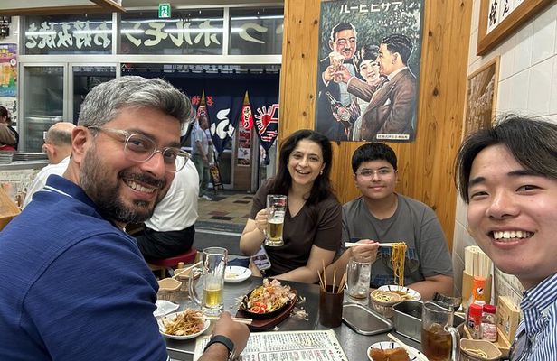 Osaka Food Hopping Tour by Local Japanese Tour Guide