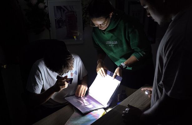Steal The Crown Escape Room Experiences