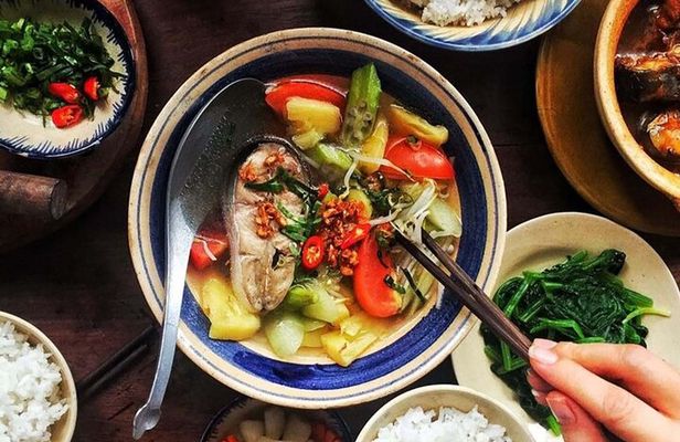 Cook & Enjoy an Vietnamese Family Meal in a Serene Garden Villa