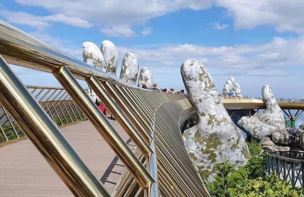 Ba Na Hill and Golden Hands Bridge Experience