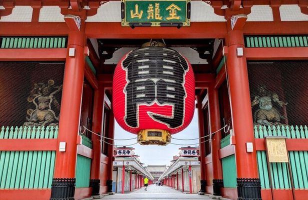 Tokyo Early Morning Walking Tour (It`s a new tour!)