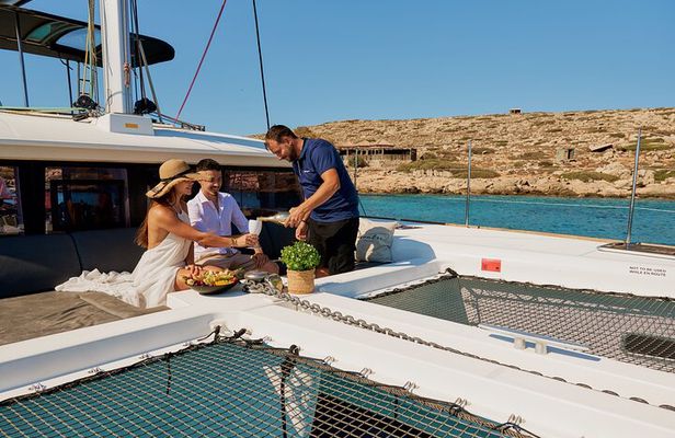 Relaxing Catamaran Cruise from Heraklion to Dia, Dinner & Pick Up