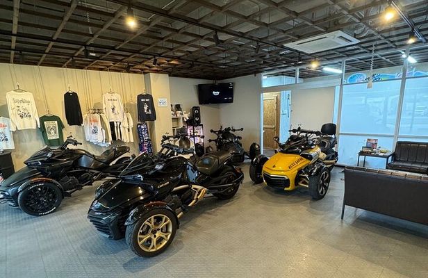 Scenic Tropical Motorcycle Tour