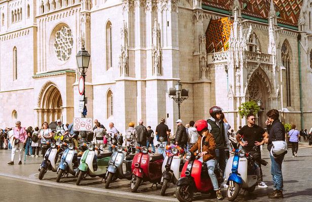 Vintage Sightseeing Scooter Tour of Budapest