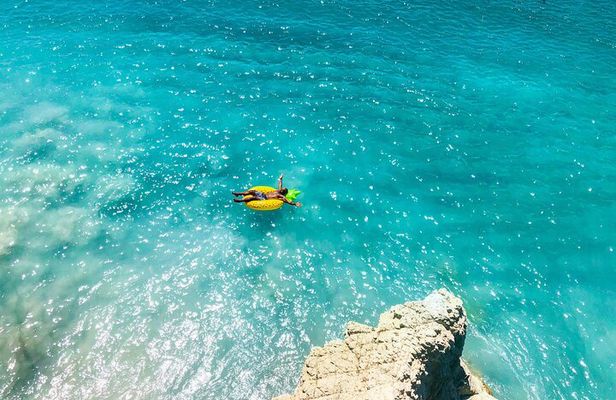 Private Tour to Quesera Beach – All-Inclusive from San José