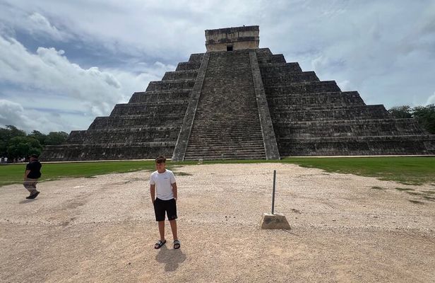 Private Tour to Chichén Itzá with Cenote Experience