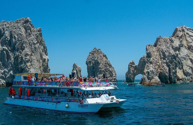 Cabo San Lucas Sunset Cruise Full dinner, open bar and transfer