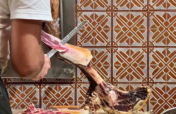 Madrid City Wine Tour and Pairing