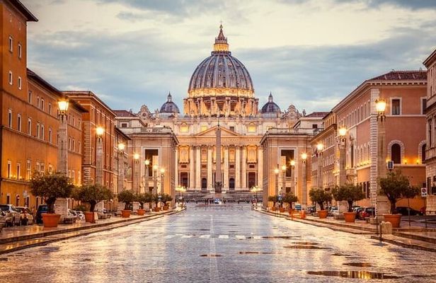 St Peter's Basilica Underground Tour with Dome Climb