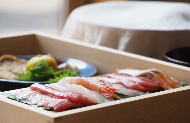 Private Sushi Class in Tokyo–6 Kinds, Cultural Story & Full Meal