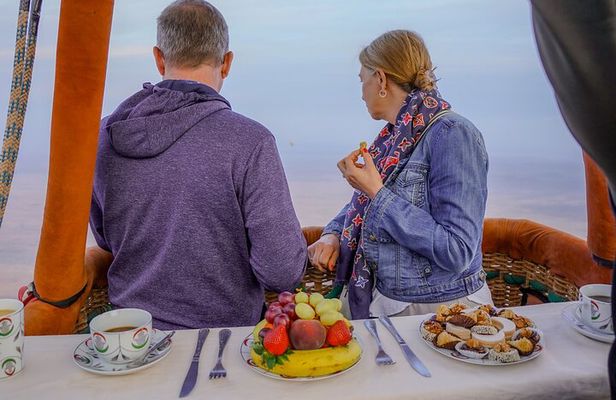 1-hour Private TOP VIP Hot Air Balloon Flight North Marrakech with Breakfast