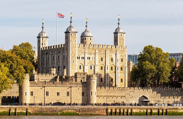 Tower of London Tickets with Thames River Cruise Ride