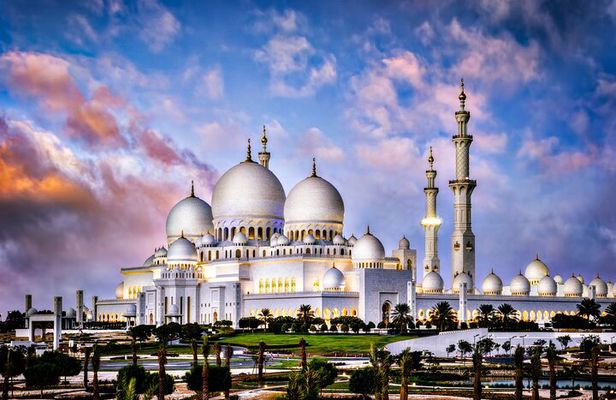 Abu Dhabi Private Tour with Free Photography Videography