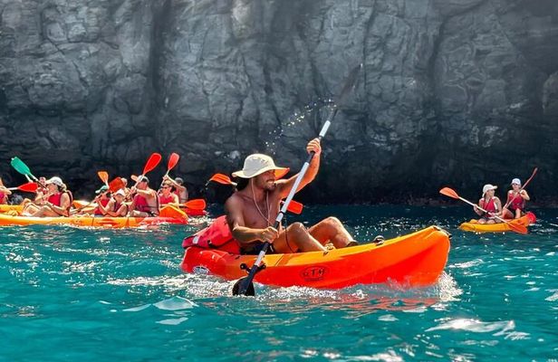 Tenerife: Guided kayak tour with snorkeling in a marine reserve