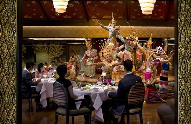 Fine Dining with Cultural Show by the Mandarin Oriental