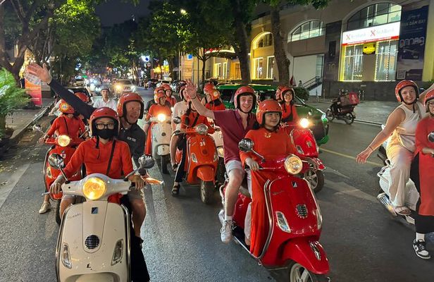 Female Riders Vespa Night Street Food + Train Street food 4 Hours