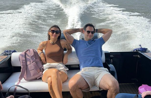 Elephanta Caves Private Tour by Speedboat - Fast & Luxurious