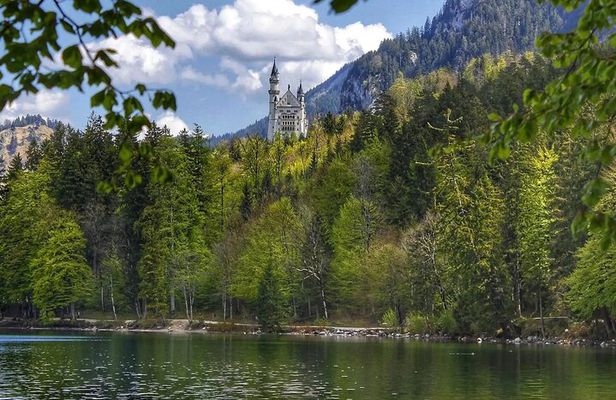 Pickup from Munich: Hike Neuschwanstein - Away from the Crowds