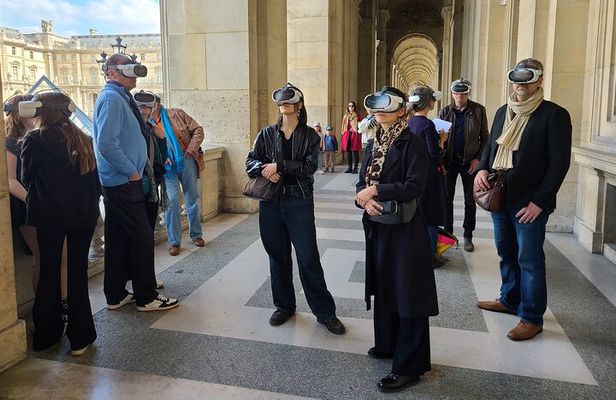 Paris Experience the history of the Louvre with virtual reality 
