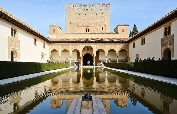 Semi Private Tour to the Alhambra from Nerja