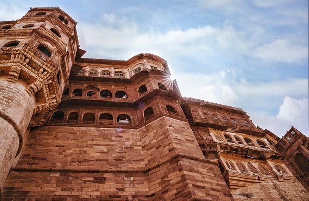 Udaipur to Jodhpur Drop with Stops at Kumbhalgarh & Ranakpur