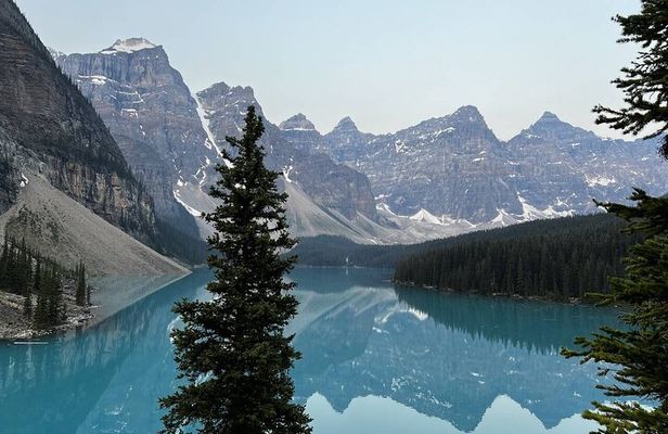 Moraine Lake and Lake Louise Day Tour