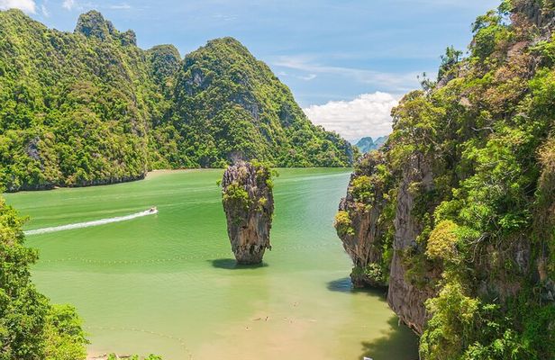 From Phuket James Bond Island by Bigboat and Canoe at Hong Island