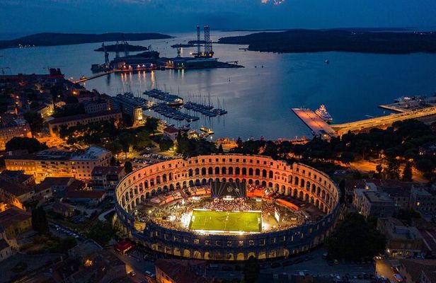 Walking Tour Pula with a Local 