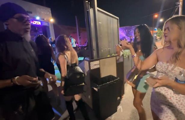 Arts District Bar Crawl - Speakeasies & Hidden Gems