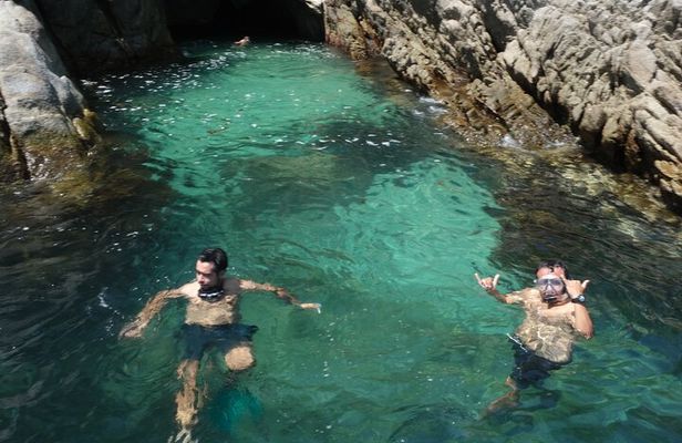 Snorkeling adventure EN Playas Escondidas