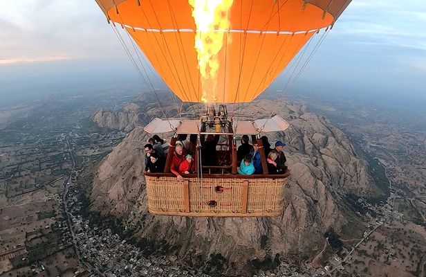 SkyWaltz Hot Air Balloon Safari