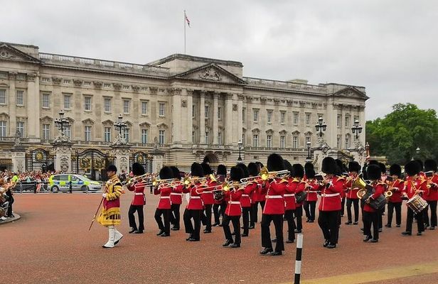 Buckingham Palace tickets and Semi Private Change of the Guard