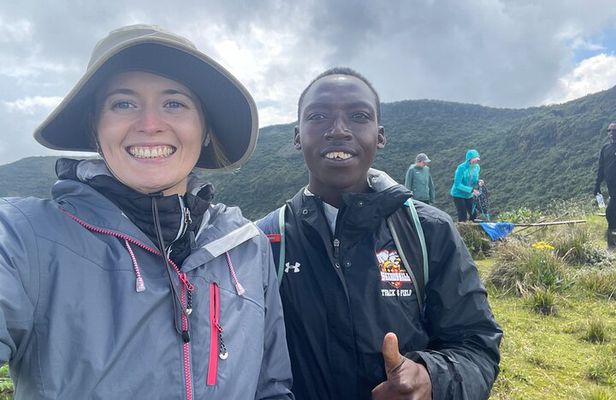1 Day Bisoke Volcano Hike Tour from Kigali with Private 4WD