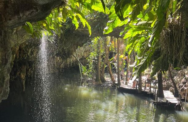 EN Jade Cavern in Jeep Snorkeling Tour & Lunch