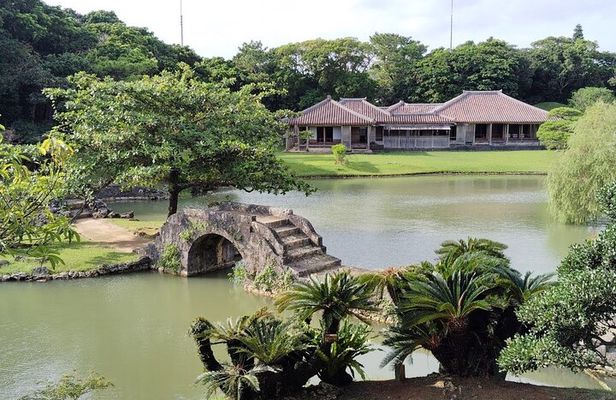 Naha: Walk Through Shikinaen, a Historic Royal Garden