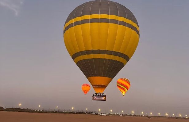 Hot Air Balloon Sunrise Tour with free transport in Dubai